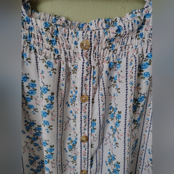 No Boundaries Women's Medium Floral Short-sleeve Blouse Criss Cross Back - Picture 3 of 7